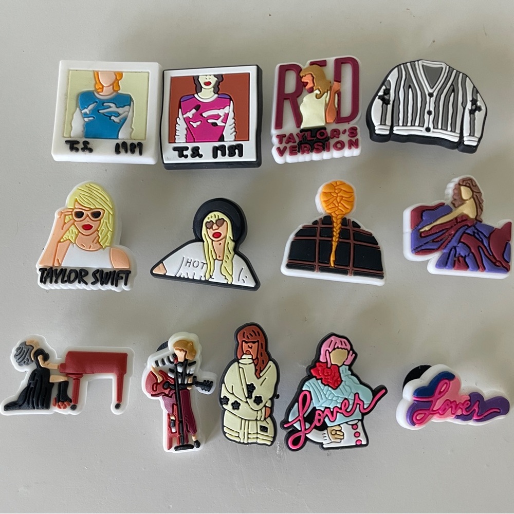 🎤TAYLOR SWIFT SHOE CHARM SET